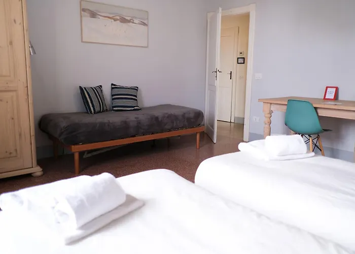 Vicolo Folletto فندق مبيت وإفطار ريجّو إيميليا